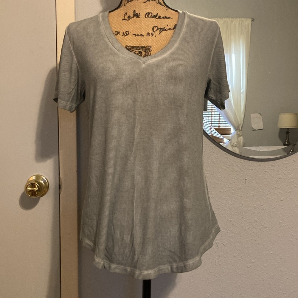 White Crow Ribbed V-Neck Top - Picture 4 of 7